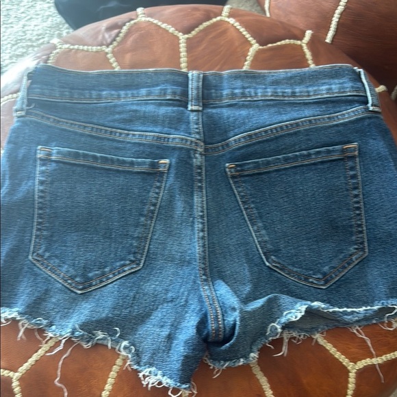 Old Navy Blue Jean Shorts Distressed Frayed Hem - Picture 4 of 4